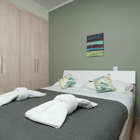 Mtc-Sfs Apartment By The Sea And Airport Pórto Ráfti Esterno foto