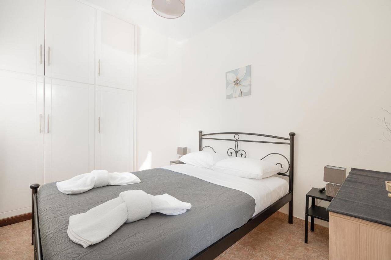 Mtc-Sfs Apartment By The Sea And Airport Pórto Ráfti Esterno foto